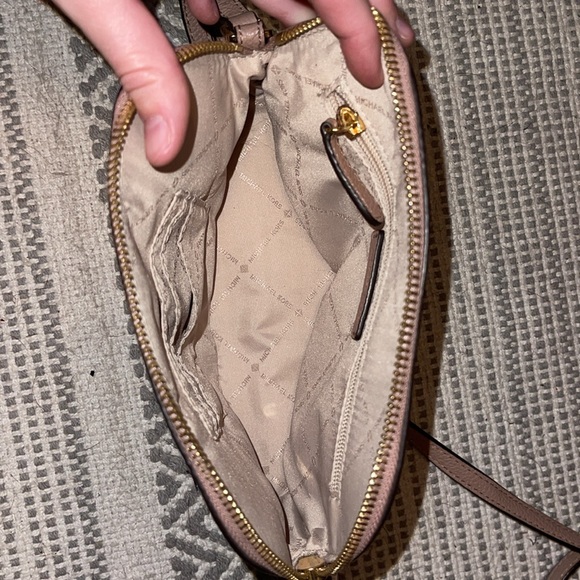 michael kors purse - Picture 2 of 2